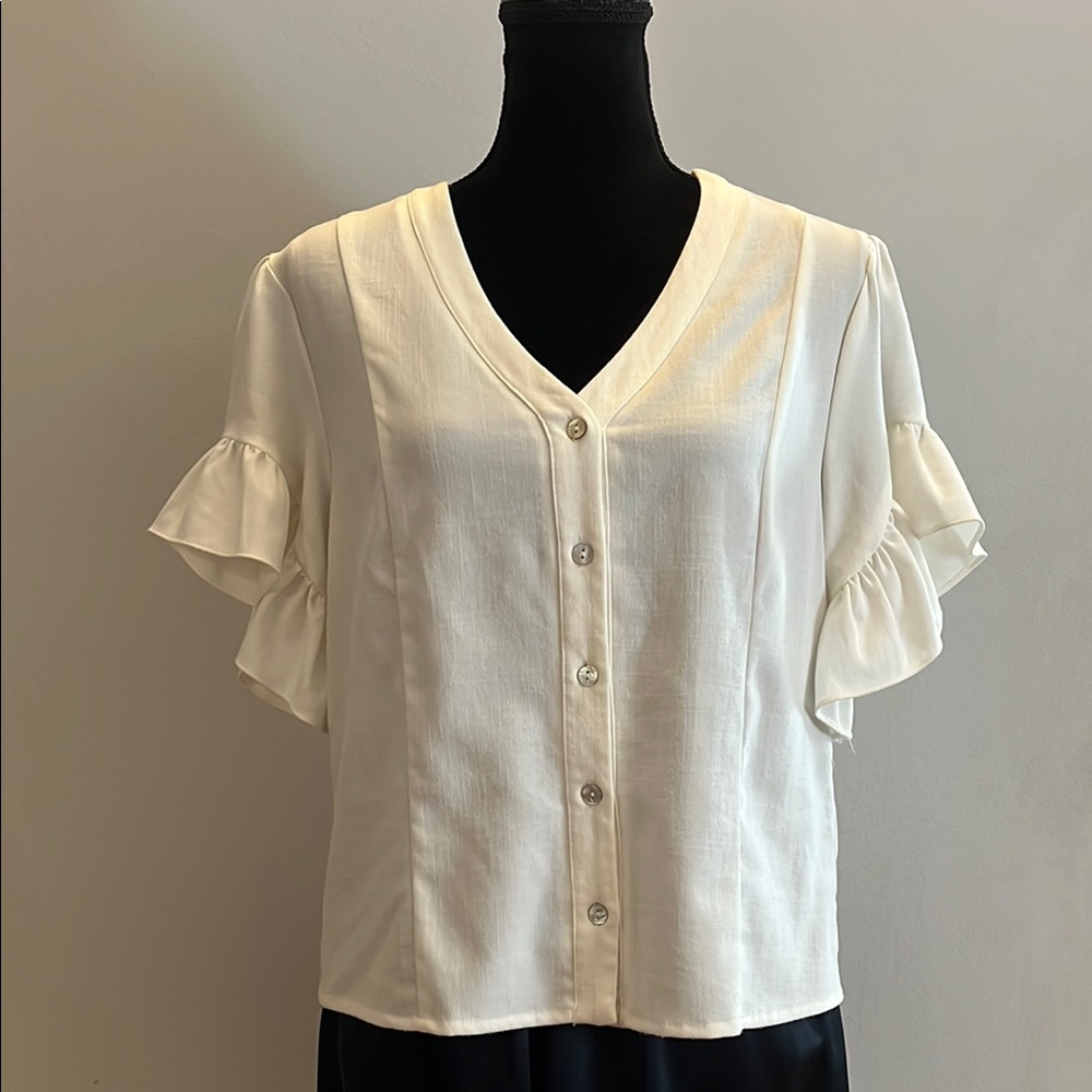 Drew Ruffle Sleeve Blouse, size M, off white, button up, short ruffle sleeve